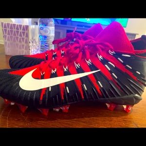NIKE ALPHA MENACE ELITE FOOTBALL CLEATS SIZE 10.5
